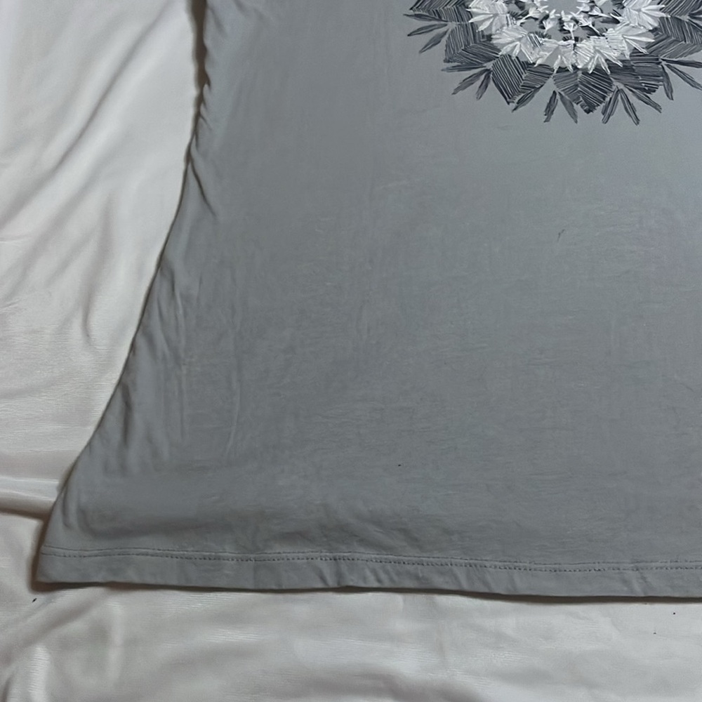 Columbia Short Sleeved Tshirt - Picture 2 of 9